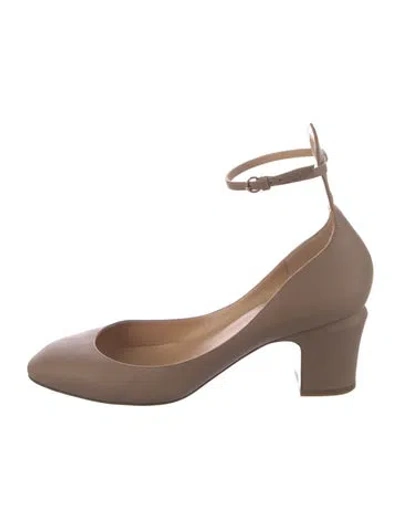 Pre-owned Valentino Garavani Leather Pumps In Neutral