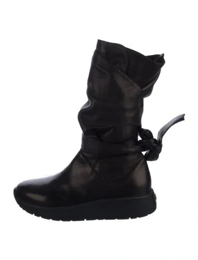 Pre-owned Valentino Garavani Leather Rain Boots In Black