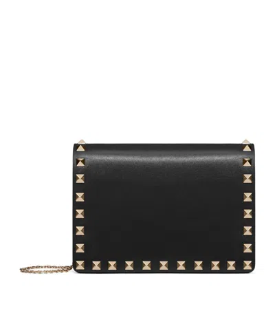 Valentino Garavani Leather Rockstud Chain Pouch In Black