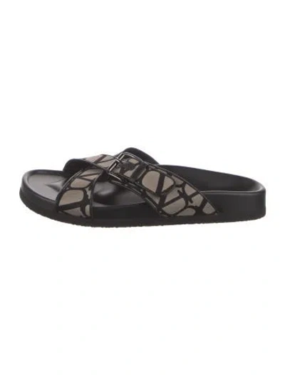Pre-owned Valentino Garavani Leather Slides In Black