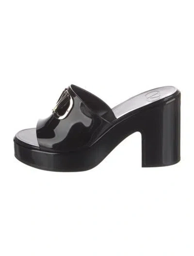 Pre-owned Valentino Garavani Leather Slides In Black