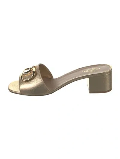 Pre-owned Valentino Garavani Leather Slides In Gold