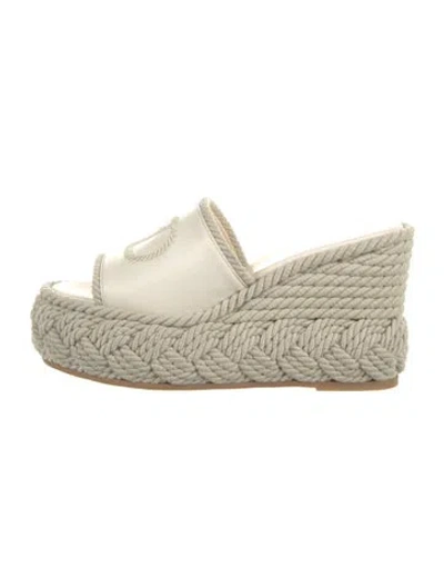 Pre-owned Valentino Garavani Leather Slides In Neutrals