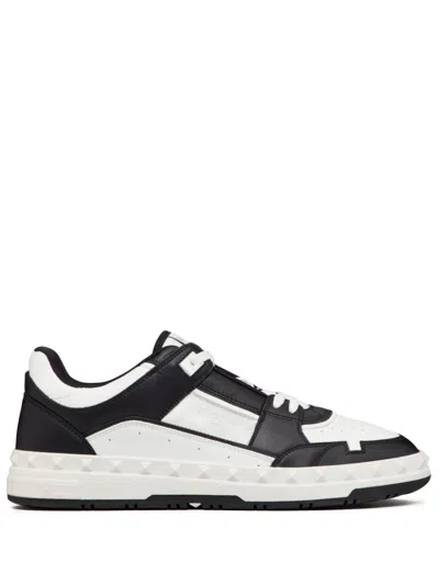 Valentino Garavani Valentino Leather Sneakers In Black