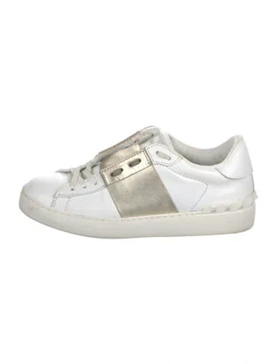 Pre-owned Valentino Garavani Leather Sneakers In White