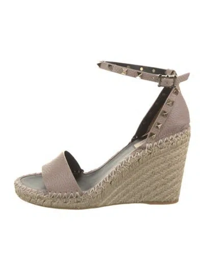 Pre-owned Valentino Garavani Leather Studded Accents Espadrilles In Neutral