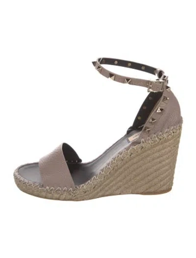 Pre-owned Valentino Garavani Leather Studded Accents Espadrilles In Neutral
