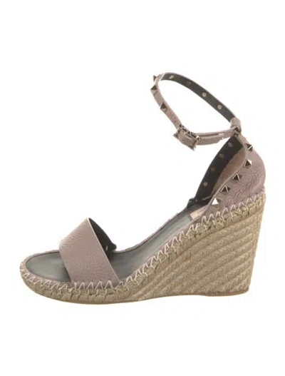 Pre-owned Valentino Garavani Leather Studded Accents Espadrilles In Neutral