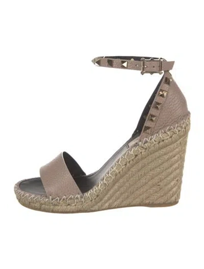 Pre-owned Valentino Garavani Leather Studded Accents Espadrilles In Neutral