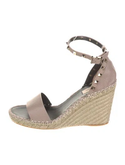 Pre-owned Valentino Garavani Leather Studded Accents Espadrilles In Neutral