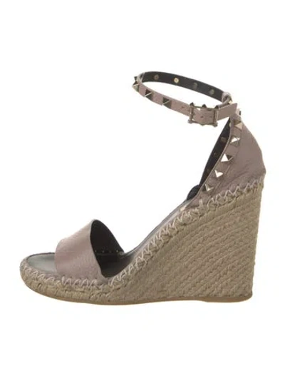 Pre-owned Valentino Garavani Leather Studded Accents Espadrilles In Neutral