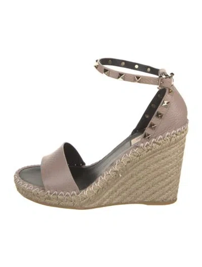 Pre-owned Valentino Garavani Leather Studded Accents Espadrilles In Neutral