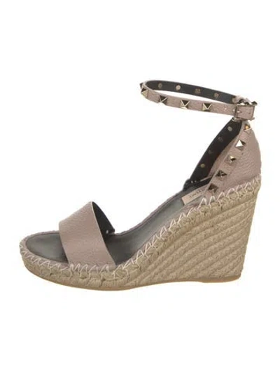 Pre-owned Valentino Garavani Leather Studded Accents Espadrilles In Neutral