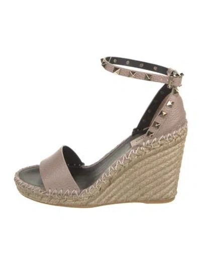 Pre-owned Valentino Garavani Leather Studded Accents Espadrilles In Neutral