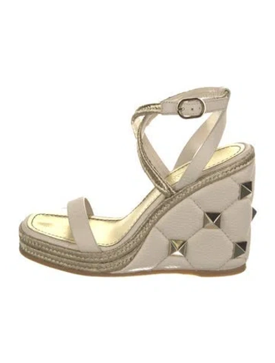 Pre-owned Valentino Garavani Leather Studded Accents Espadrilles In Neutral