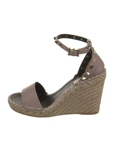 Pre-owned Valentino Garavani Leather Studded Accents Espadrilles In Pink