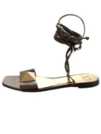 Pre-owned Valentino Garavani Leather Studded Accents Flats In Brown