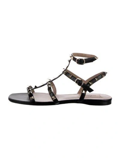 Pre-owned Valentino Garavani Leather Studded Accents Gladiator Sandals In Black