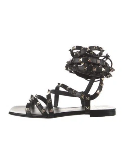 Pre-owned Valentino Garavani Leather Studded Accents Gladiator Sandals In Black