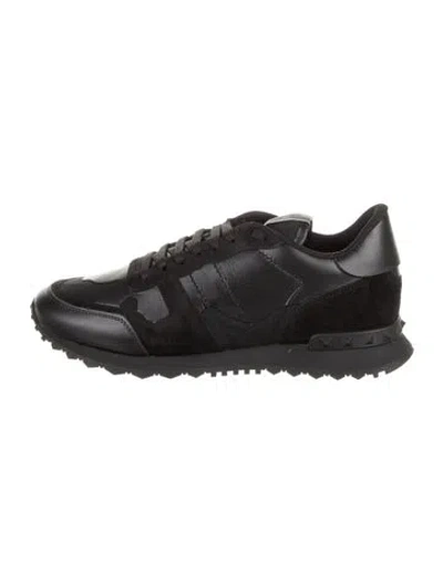 Pre-owned Valentino Garavani Leather Studded Accents Sneakers In Black