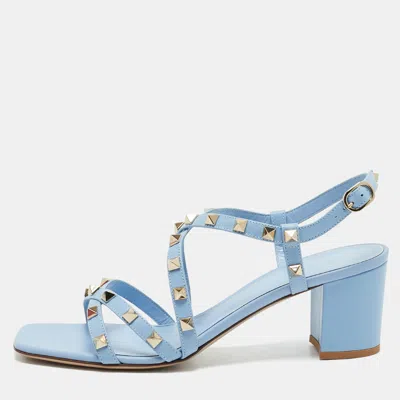 Pre-owned Valentino Garavani Light Blue Leather Rockstud Crisscross Ankle Strap Sandals Size 39