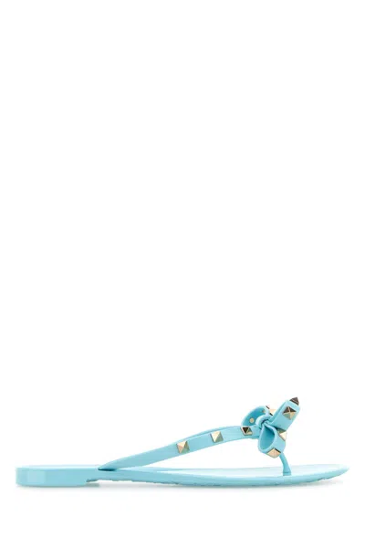 Valentino Garavani Light Blue Rubber Rockstud Thong In Acquamarina