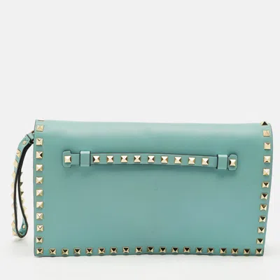 Pre-owned Valentino Garavani Light Green Leather Rockstud Flap Wristlet Clutch