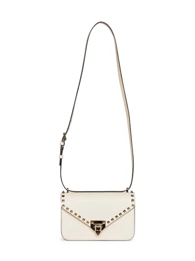 Valentino Garavani Rockstud Small Shoulder Bag In Grainy Calfskin In Nude