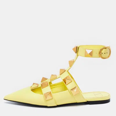 Pre-owned Valentino Garavani Lime Yellow Roman Stud Ankle Cuff Flats Size 38