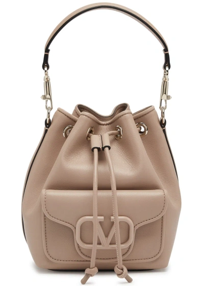 Valentino Garavani Locò Small Leather Bucket Bag In Rose