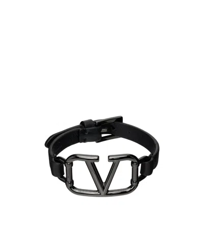 Valentino Garavani Logo Bracelet In Black
