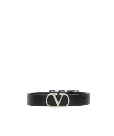Valentino Garavani Logo Bracelet In Black