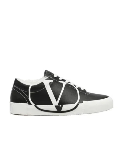 Valentino Garavani Logo Casual Sports Shoes In Black