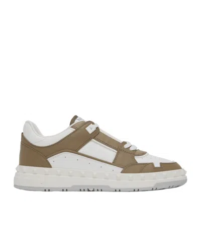 Valentino Garavani Freedots Leather Sneakers In White,taupe