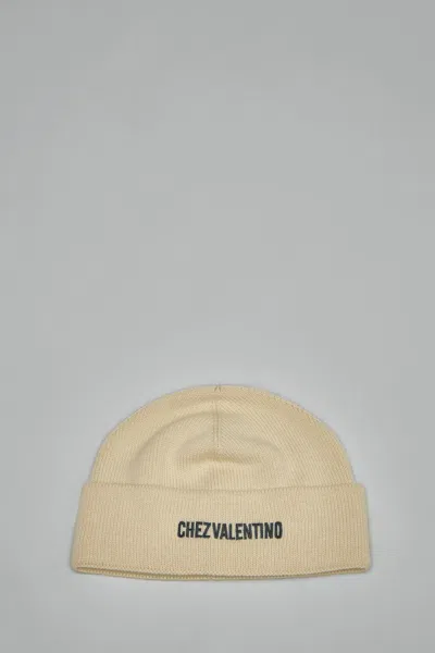 Valentino Garavani Logo Embroidered Beanie In Sand