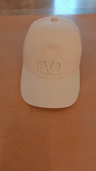 Valentino Garavani Logo Hat In Nude