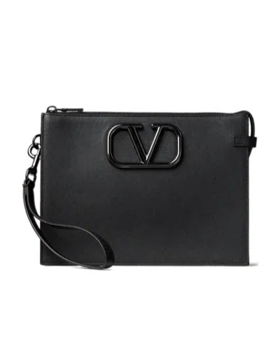 Valentino Garavani Logo-plaque Clutch Bag In Black