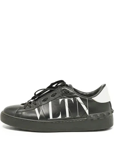 Pre-owned Valentino Garavani Logo-printed Leather Sneakers