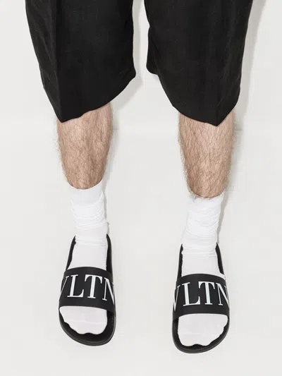 Valentino Garavani Logo Sandals In Nero