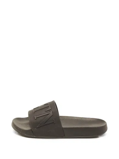 Pre-owned Valentino Garavani Logo-detail Slides In Black