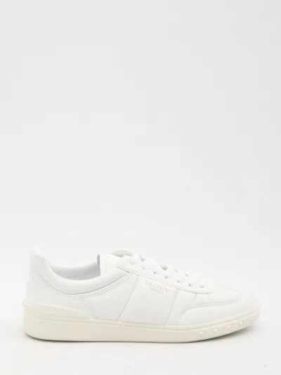 VALENTINO GARAVANI LOW TOP UPVILLAGE SNEAKERS