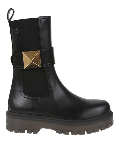 Valentino Garavani Beatle One Stud Boots In Black