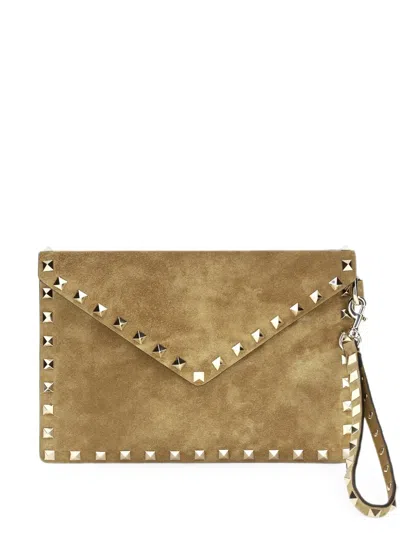 Valentino Garavani Medium Rockstud Suede Clutch Bag In Neutral