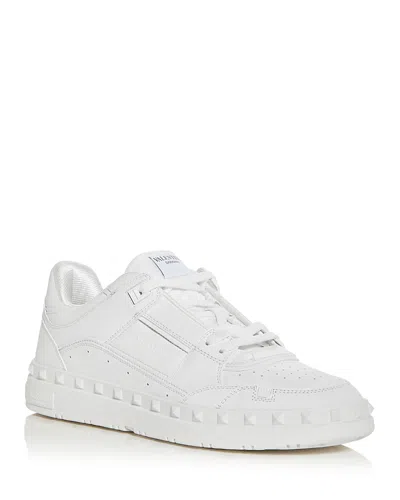 VALENTINO GARAVANI MEN'S FREEDOTS LOW TOP SNEAKERS