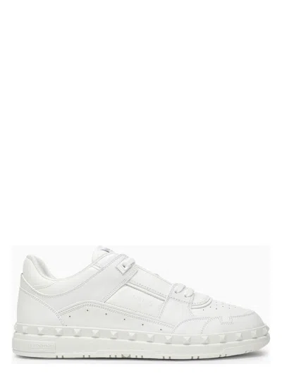 VALENTINO GARAVANI MEN'S LOW TOP SNEAKER FREEDOTS