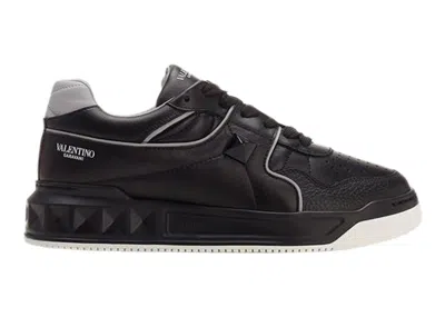 Pre-owned Valentino Garavani Men's  One Stud Low Top Sneakers In Black/gray In Multi