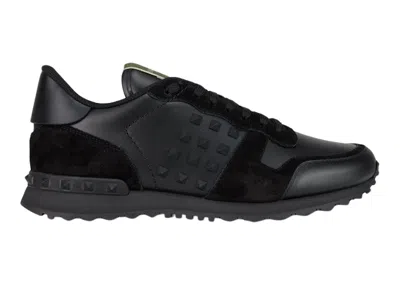 Pre-owned Valentino Garavani Men's  Rockstud Rockrunner Leather Sneakers In Black