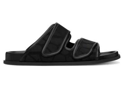 Pre-owned Valentino Garavani Men's  Toile Iconographe Sandals Sneakers In Black