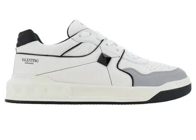 Pre-owned Valentino Garavani Men's Valentino One Stud Low Sneaker Sneakers In White/black/grey In Multi