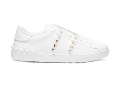 Pre-owned Valentino Garavani Men's Valentino Rockstud Untitled Sneakers In White/gold In Multi
